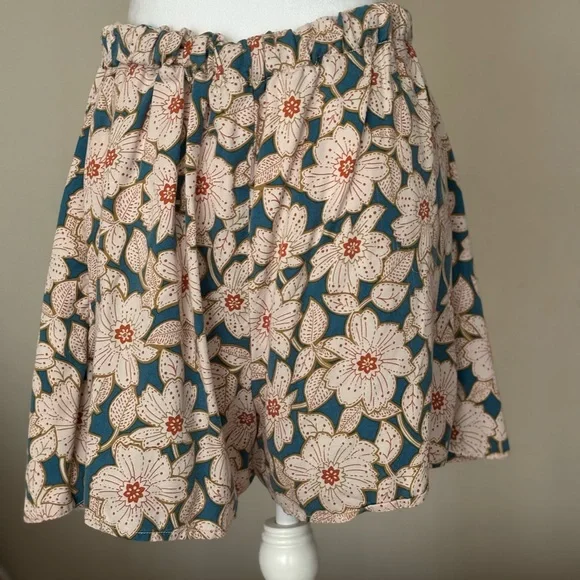 Anthropologie Teal & Cream Asymmetrical Floral Wrap Skirted Shorts - Picture 3 of 13